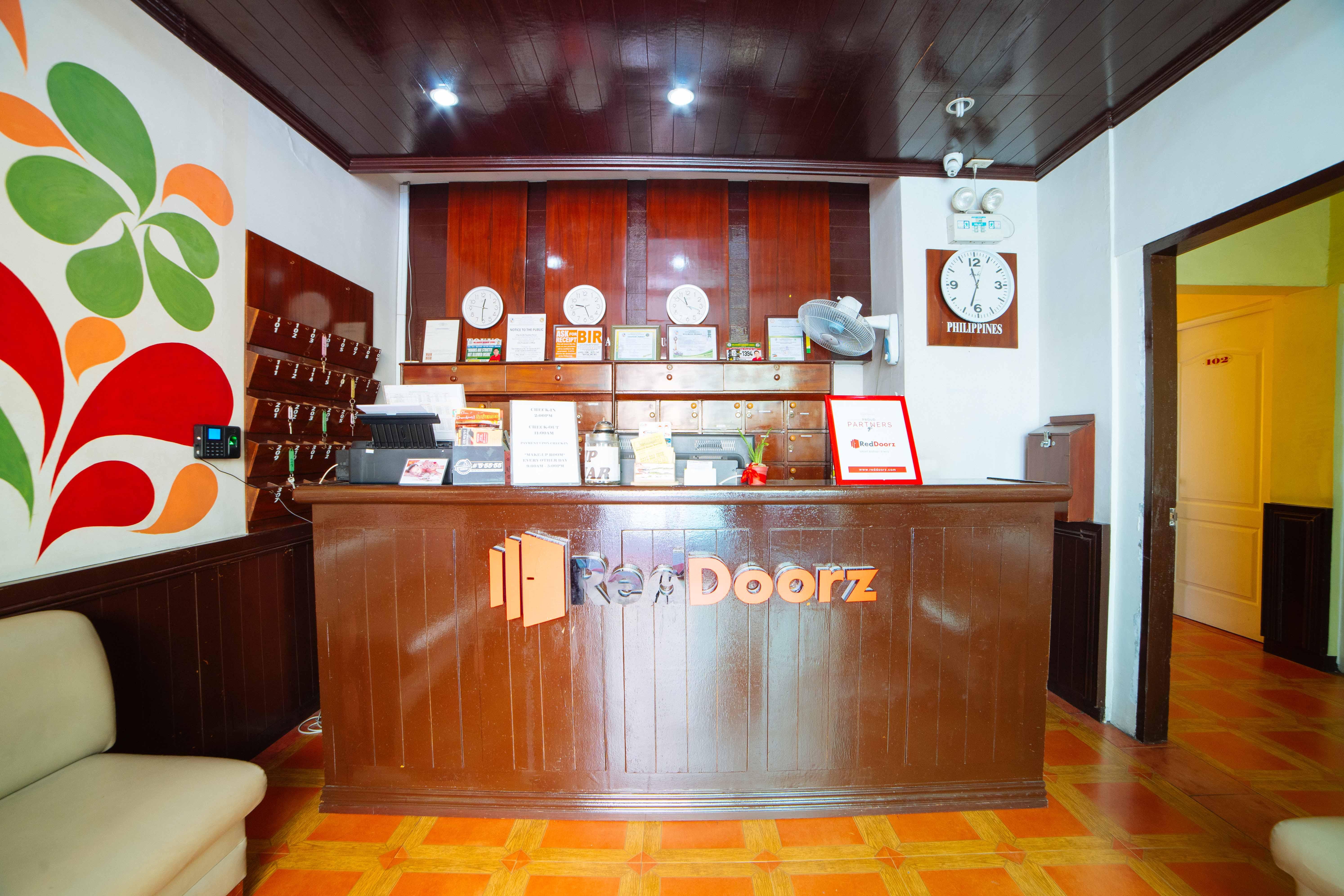 Reddoorz Near Walking Street Angeles City Exterior photo